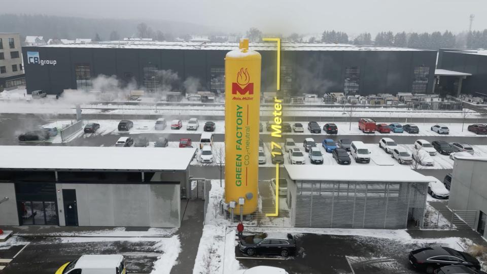 Der 17 Meter hohe Wärmespeicher