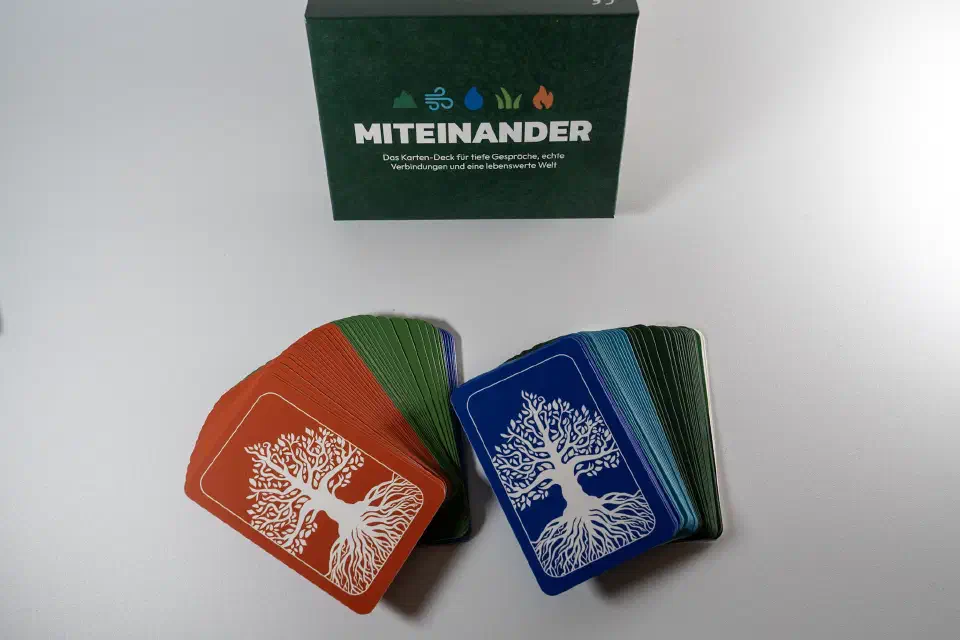 miteinander-gefaechert.jpg