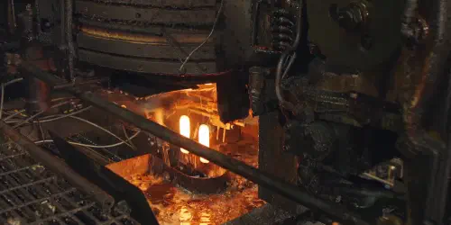 Flüssiges Glas in der Produktionsstraße
