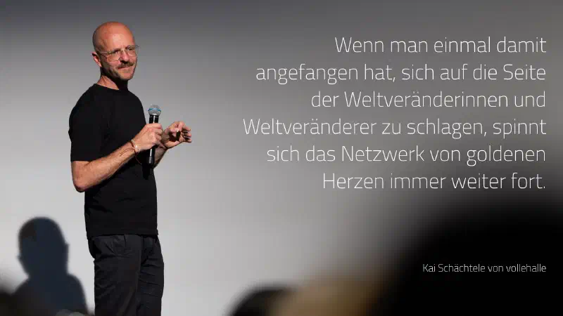 Kai Schächtele bei seinem Auftritt mit vollehalle in Erlangen im September 2023